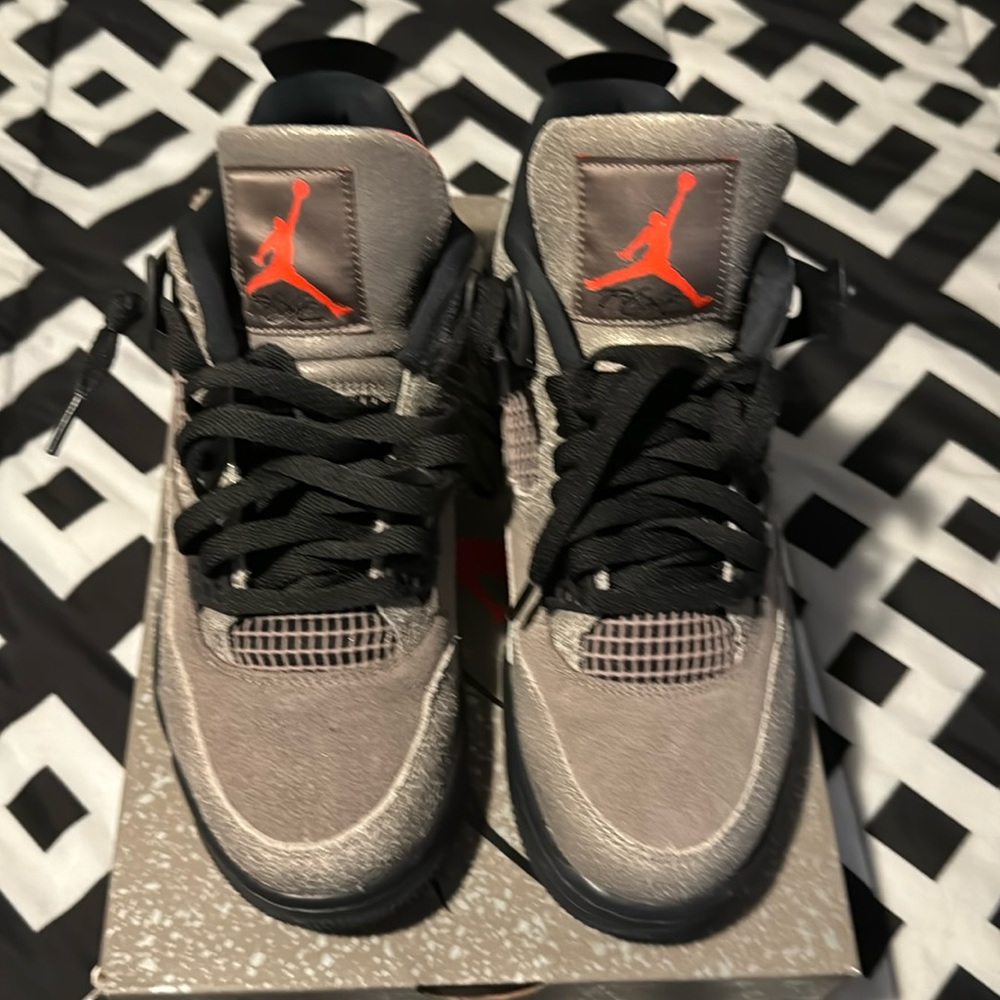 Jordan 4 Taupe Haze
